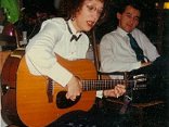 Edith sings